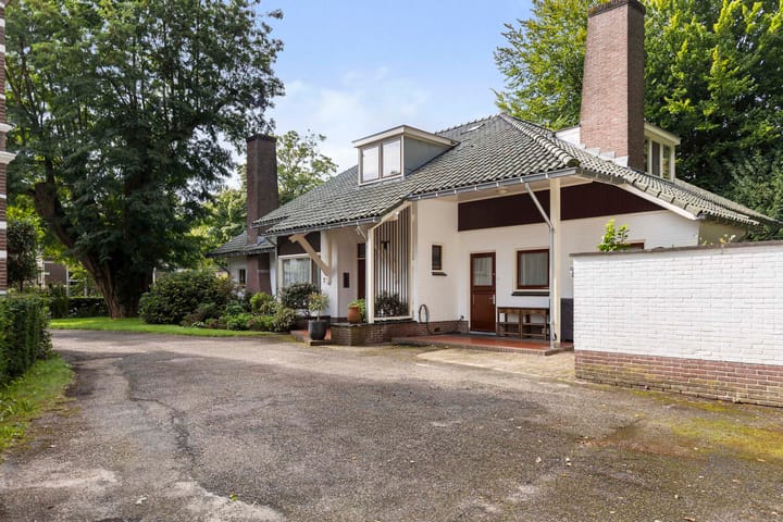 Foto 2 van Burg. Tutein Noltheniuslaan 19-A