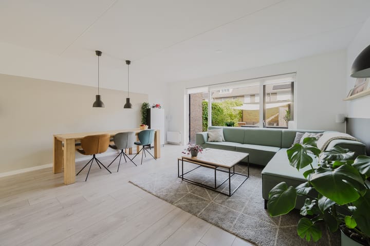 Foto 2 van Jan van Almondestraat 58