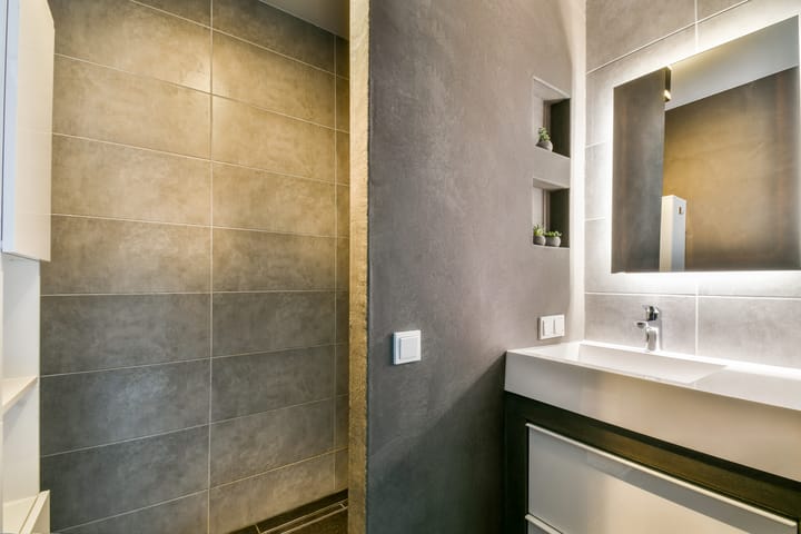 Photo 13 of Passage 206