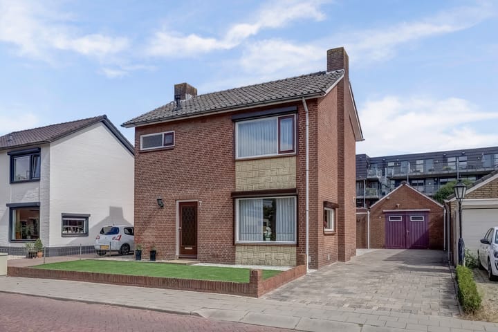 Foto 1 van Bernhardstraat 7