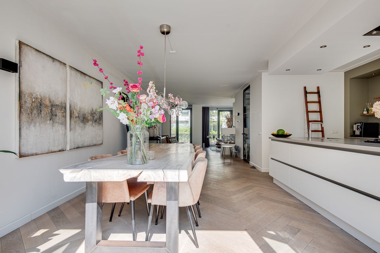 Photo 10 of Honingklaverstraat 3