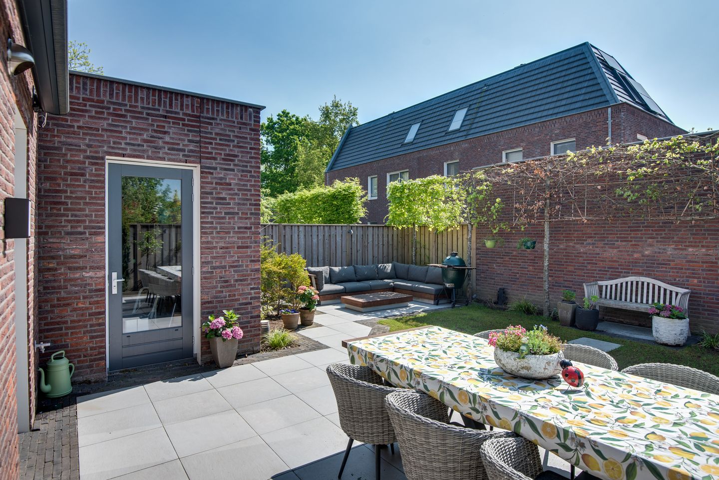 Photo 34 of Honingklaverstraat 3