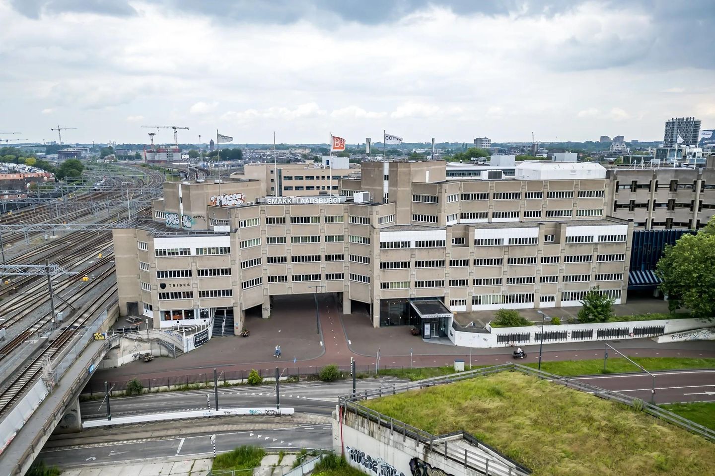 View photo 1 of Leidseveer 10
