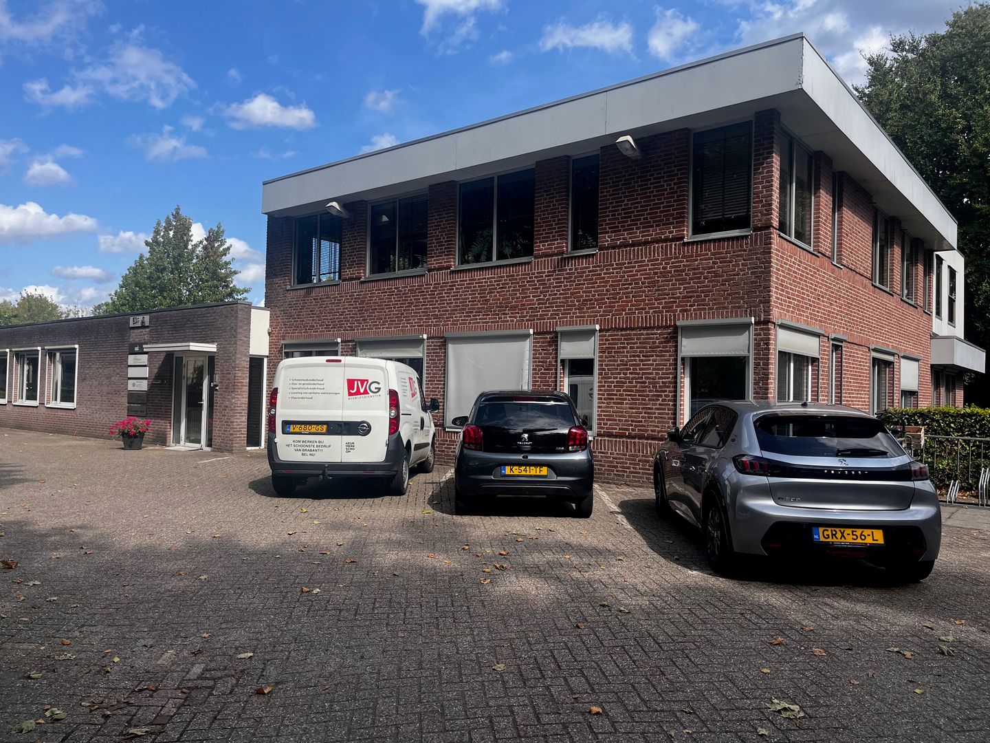 Bekijk foto 3 van Burg. Verwielstraat 67