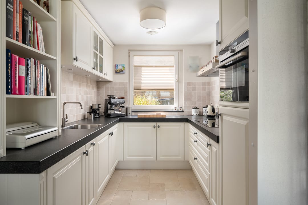 Foto 8 van Henry Moorepassage 41