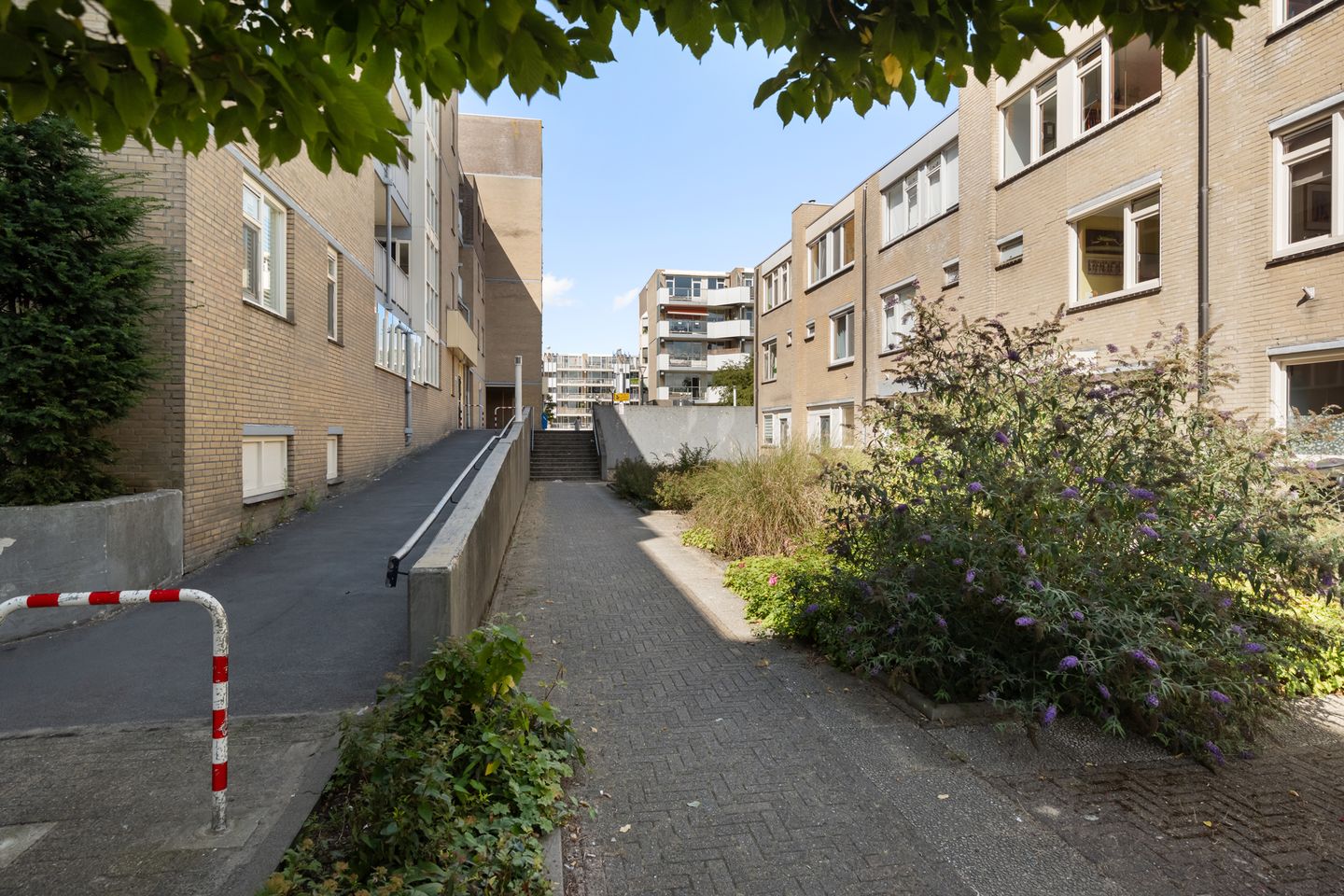 Foto 29 van Henry Moorepassage 41