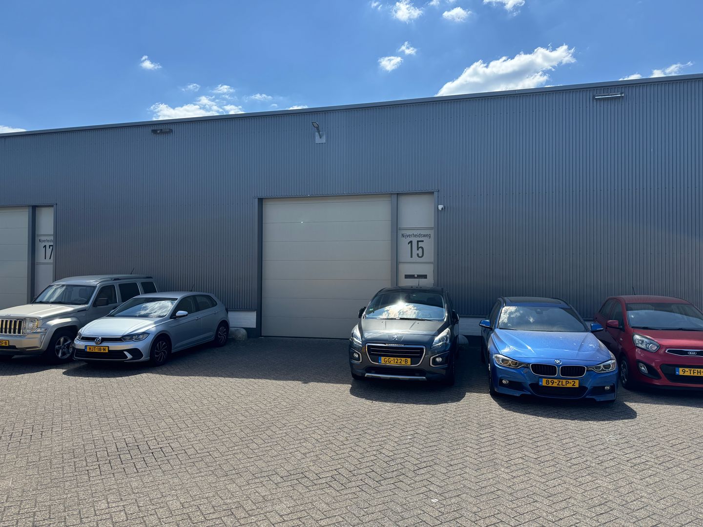 View photo 2 of Nijverheidsweg 15