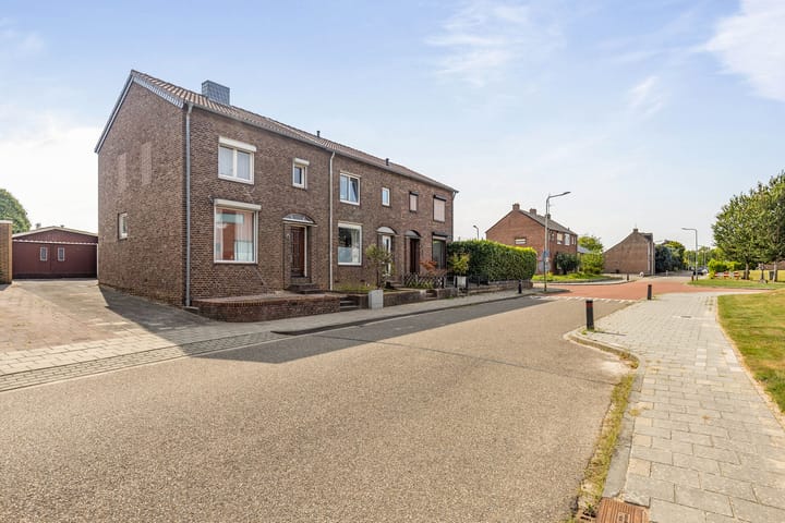 Foto 2 van Dorpstraat 6