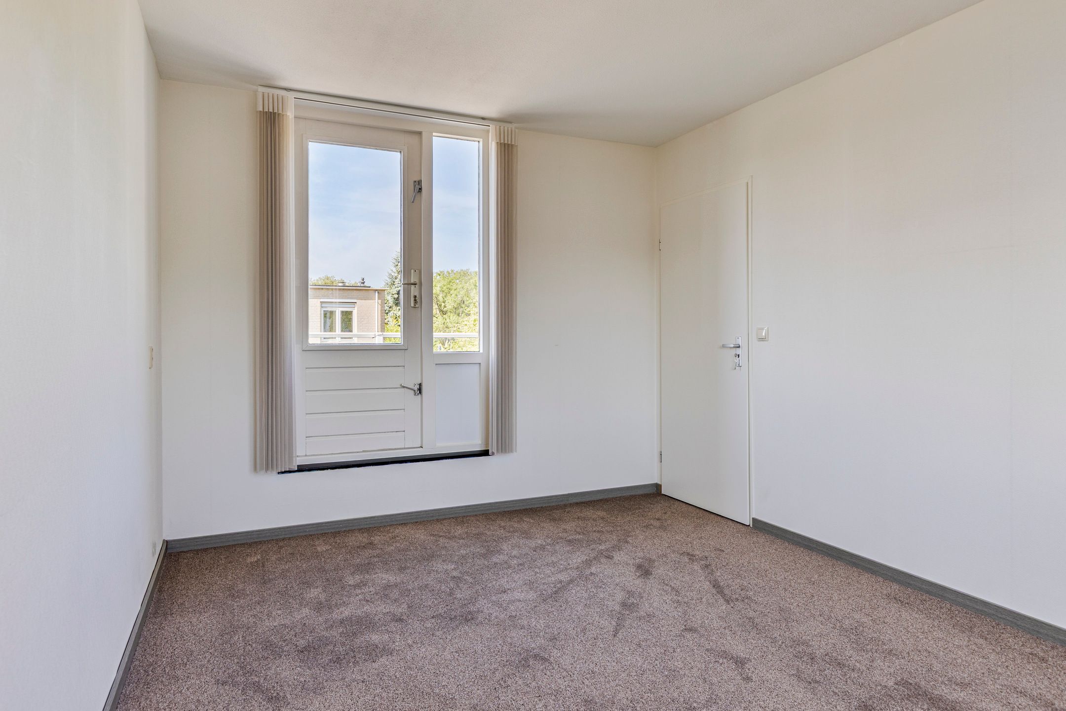 Photo 33 of Tielerwaard 119