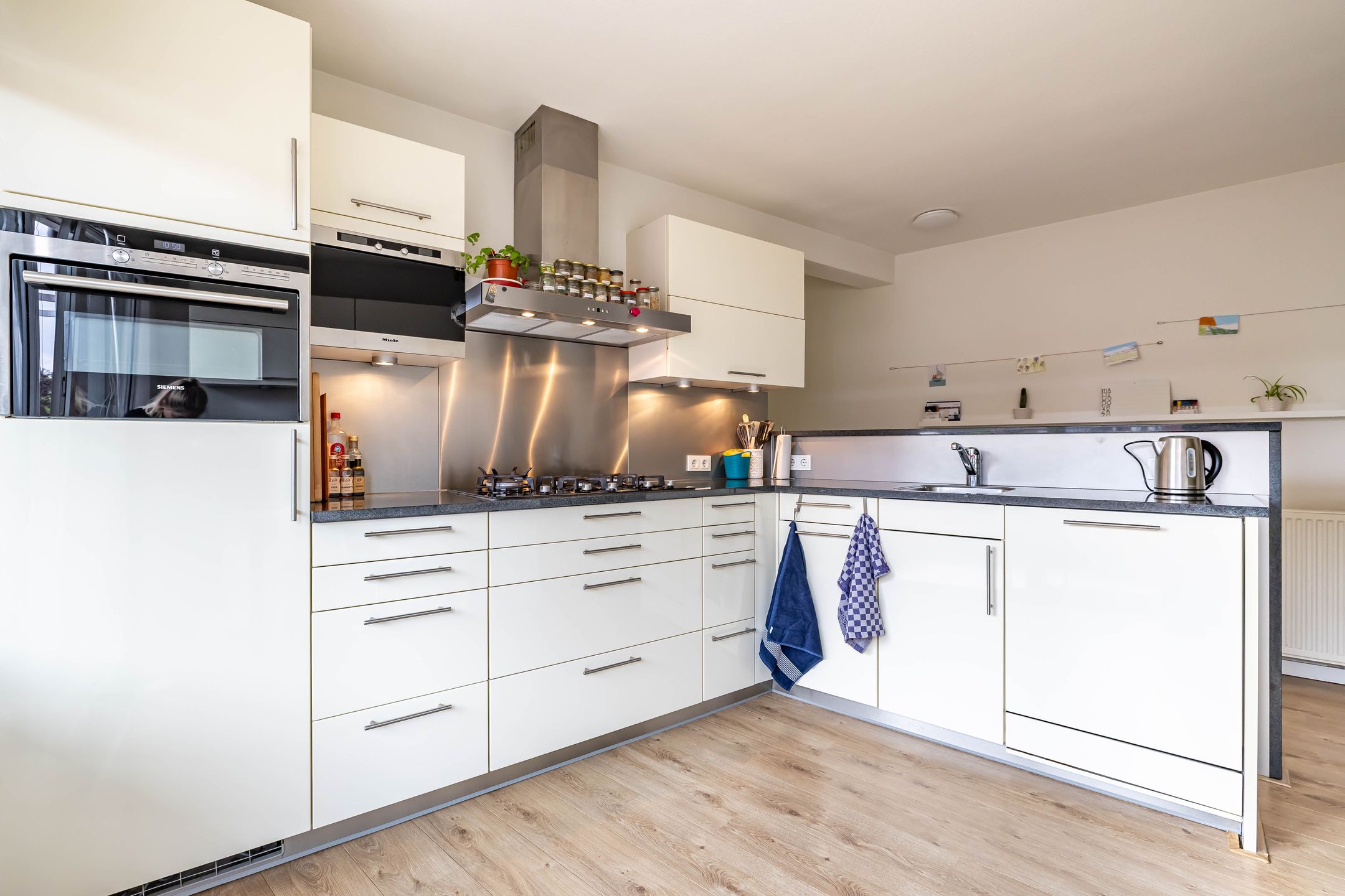 Foto 12 van Helperveste 22