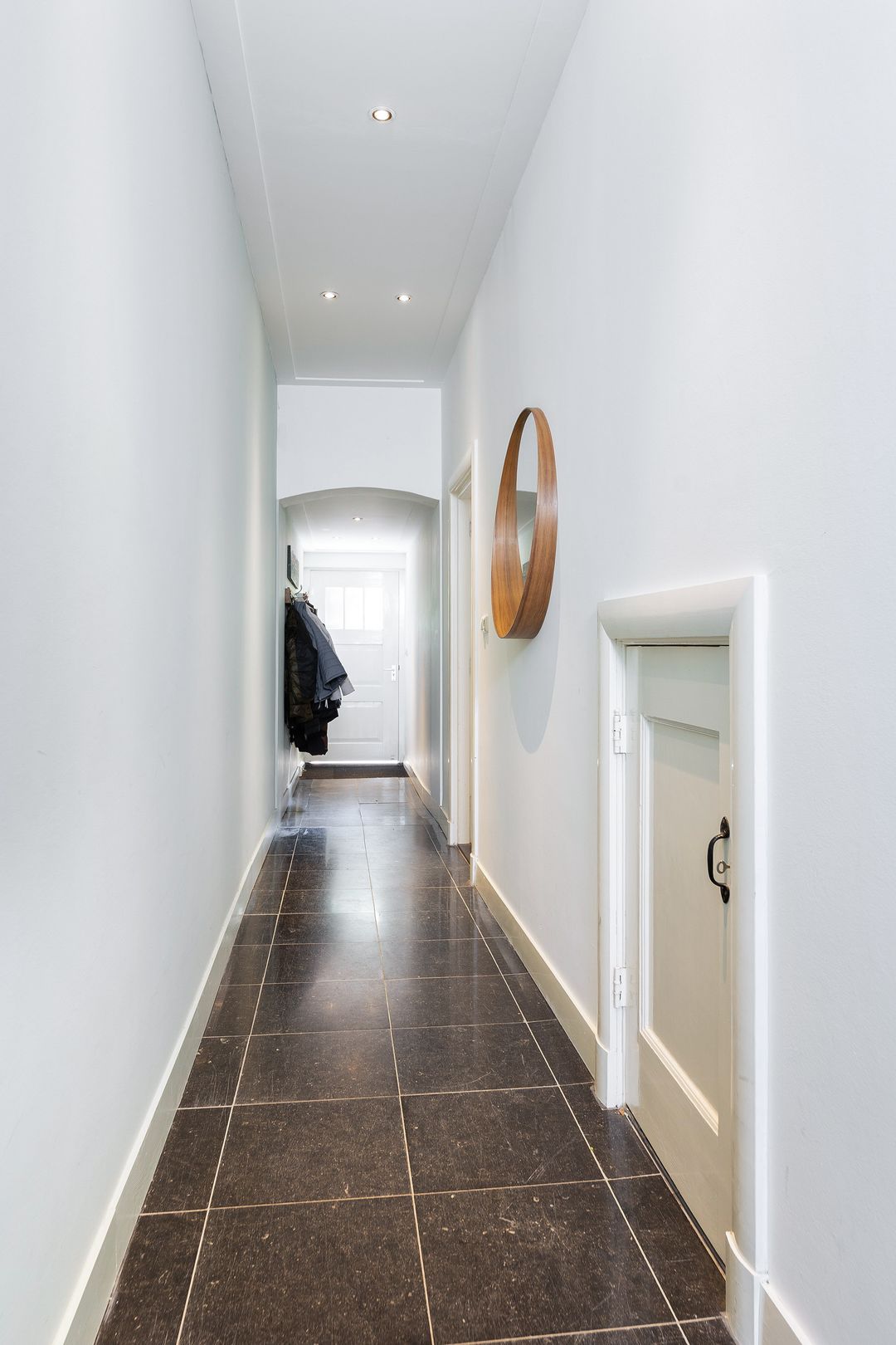 Photo 2 of Van Karnebeekstraat 91-A