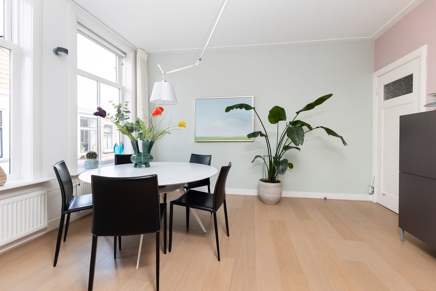 Photo 10 of Van Karnebeekstraat 91-A