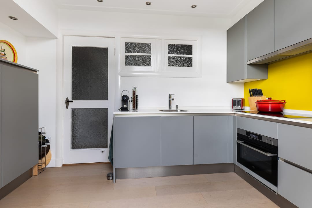 Photo 11 of Van Karnebeekstraat 91-A