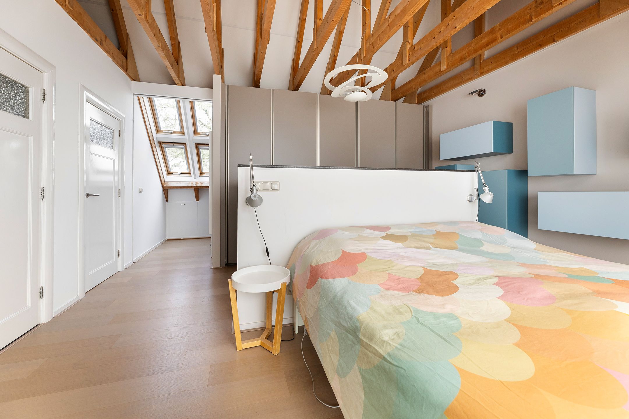 Photo 18 of Van Karnebeekstraat 91-A