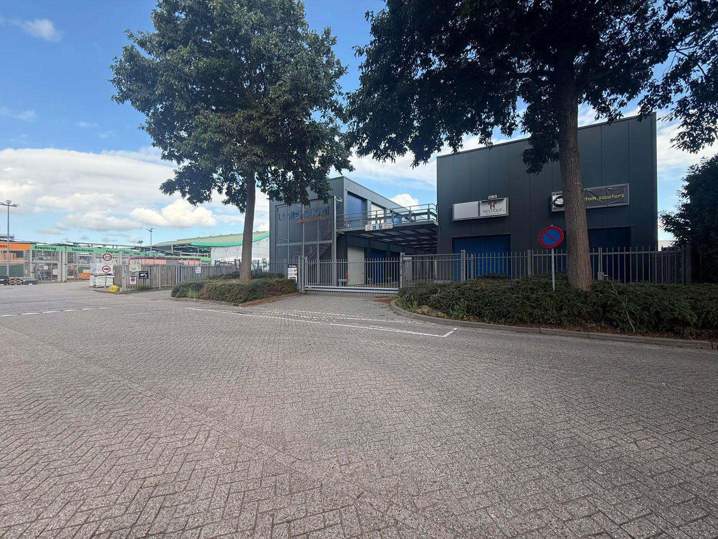 View photo 2 of Kelvinring 74-b
