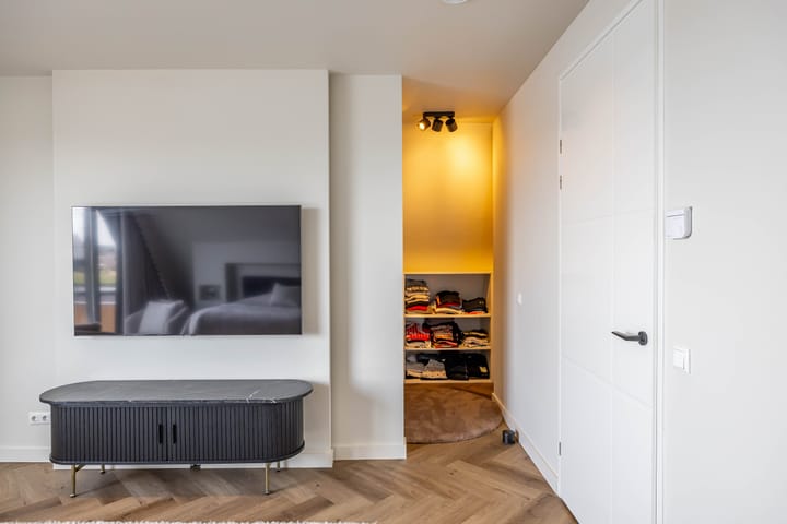 Photo 38 of Zalmschouw 15