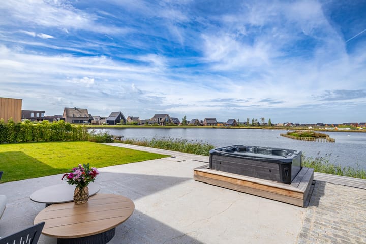 Photo 48 of Zalmschouw 15