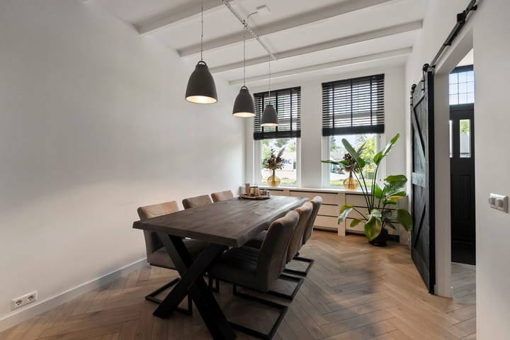 Photo 10 of Kennemerstraatweg 236