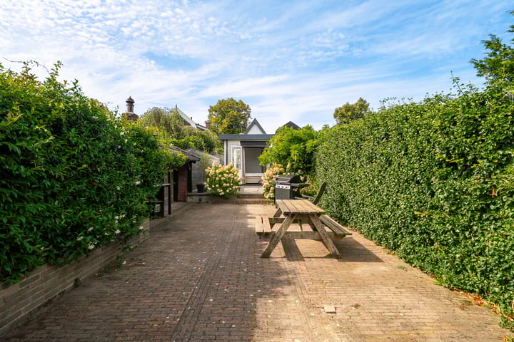 Photo 42 of Kennemerstraatweg 236