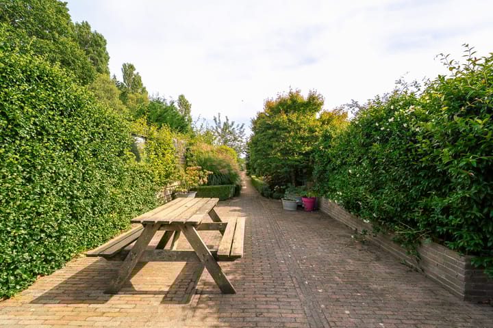 Photo 43 of Kennemerstraatweg 236