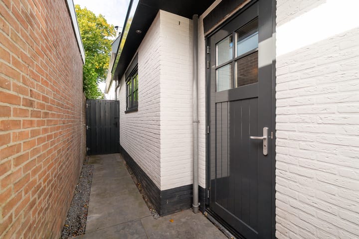 Photo 48 of Kennemerstraatweg 236