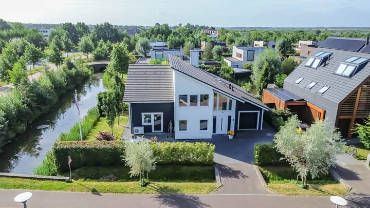 Foto 2 van De Grasjuffer 2