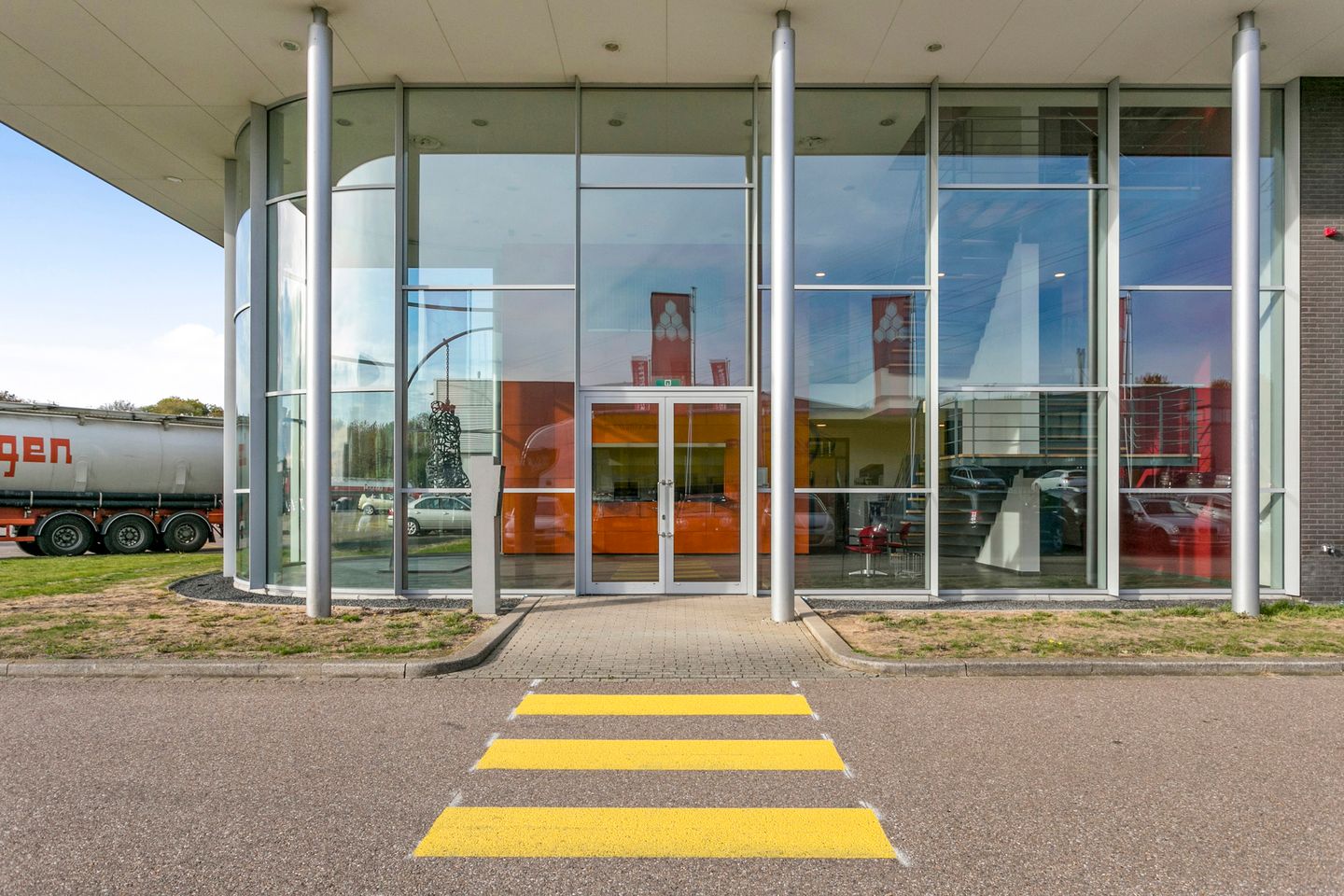 Bekijk foto 2 van Business Park Stein 194