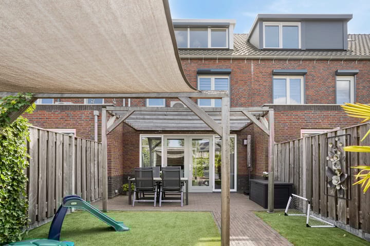 Foto 38 van Agatha Christiestraat 26