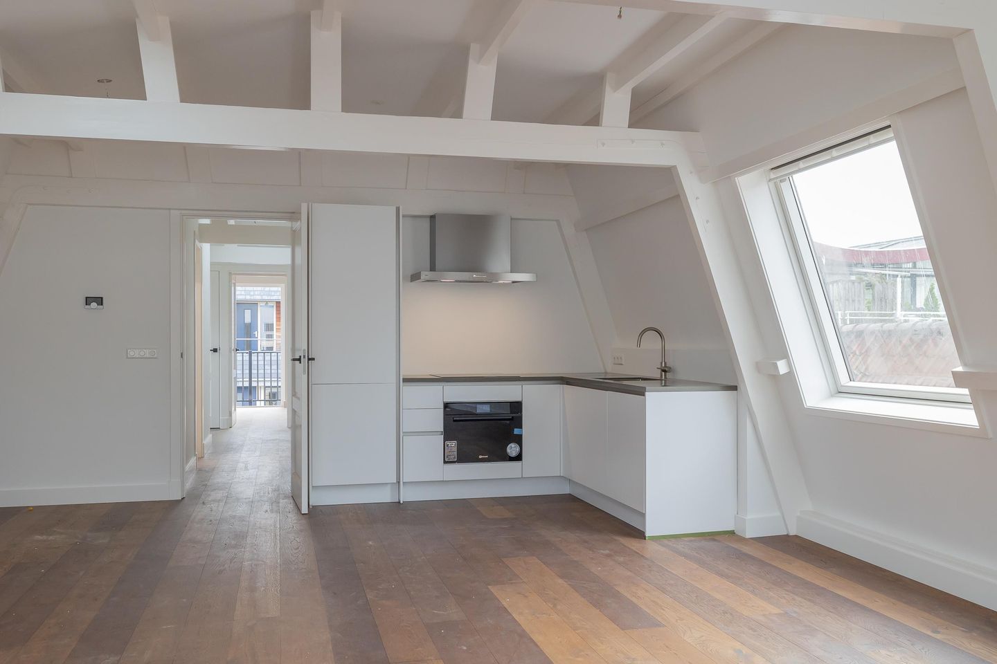 Photo 10 of Pieterstraat 4-B