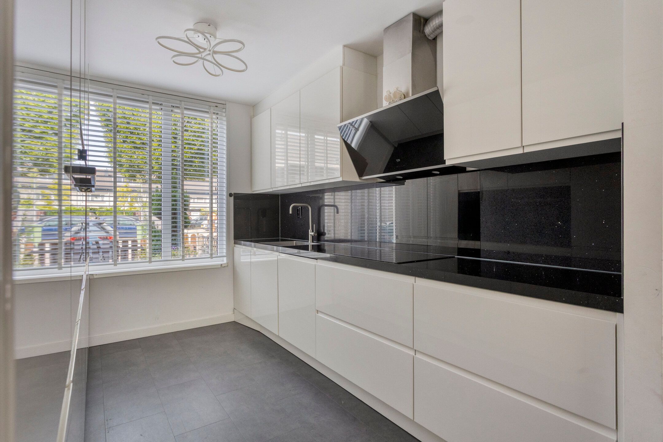 Foto 12 van Marga Klompélaan 28