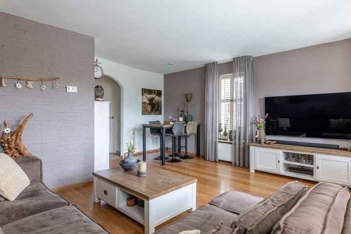 Photo 12 of Akelei 35