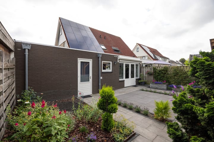 Photo 28 of Akelei 35