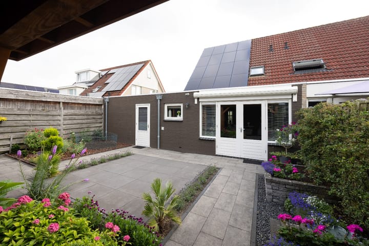 Photo 29 of Akelei 35