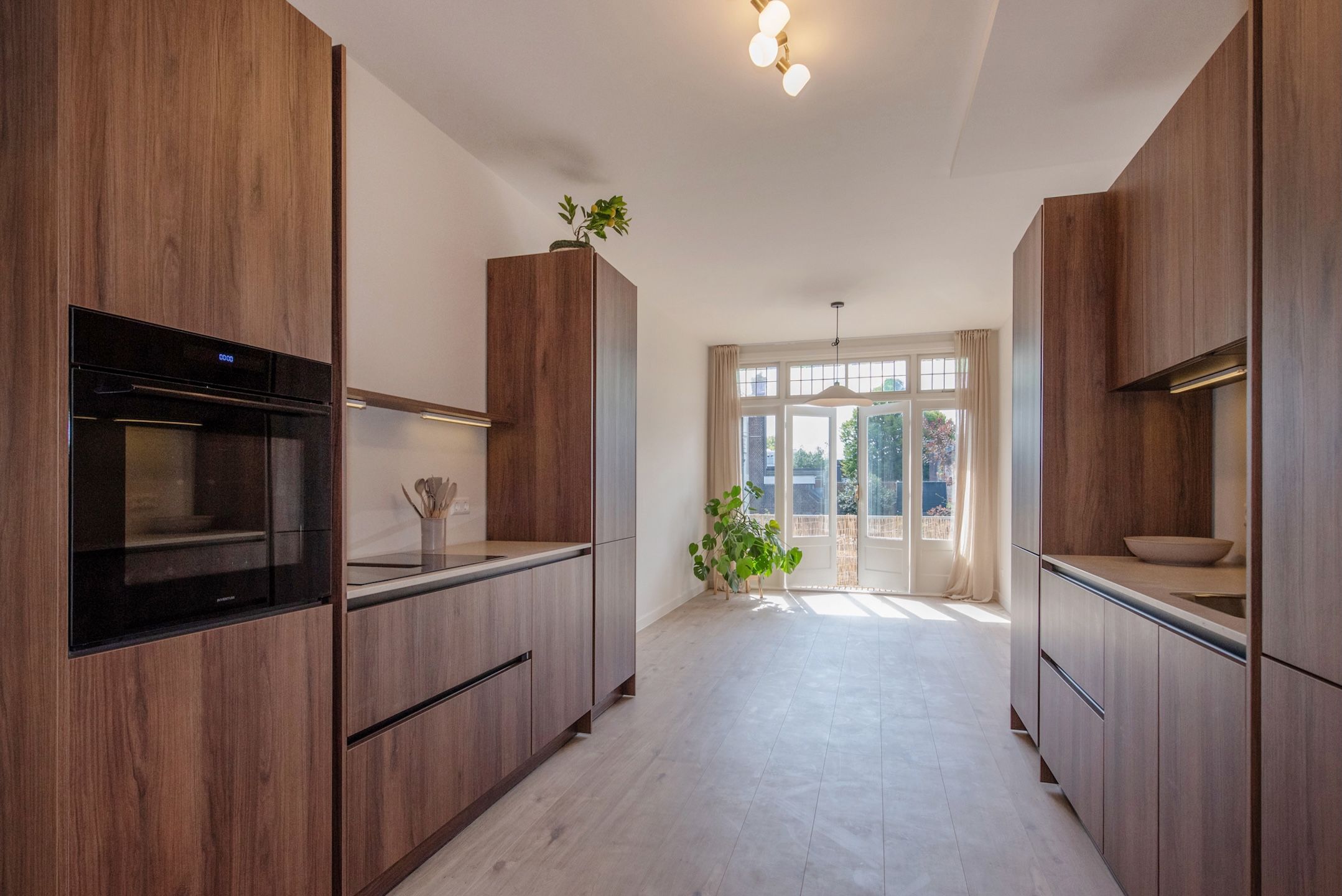 Foto 12 van Caan van Necklaan 156