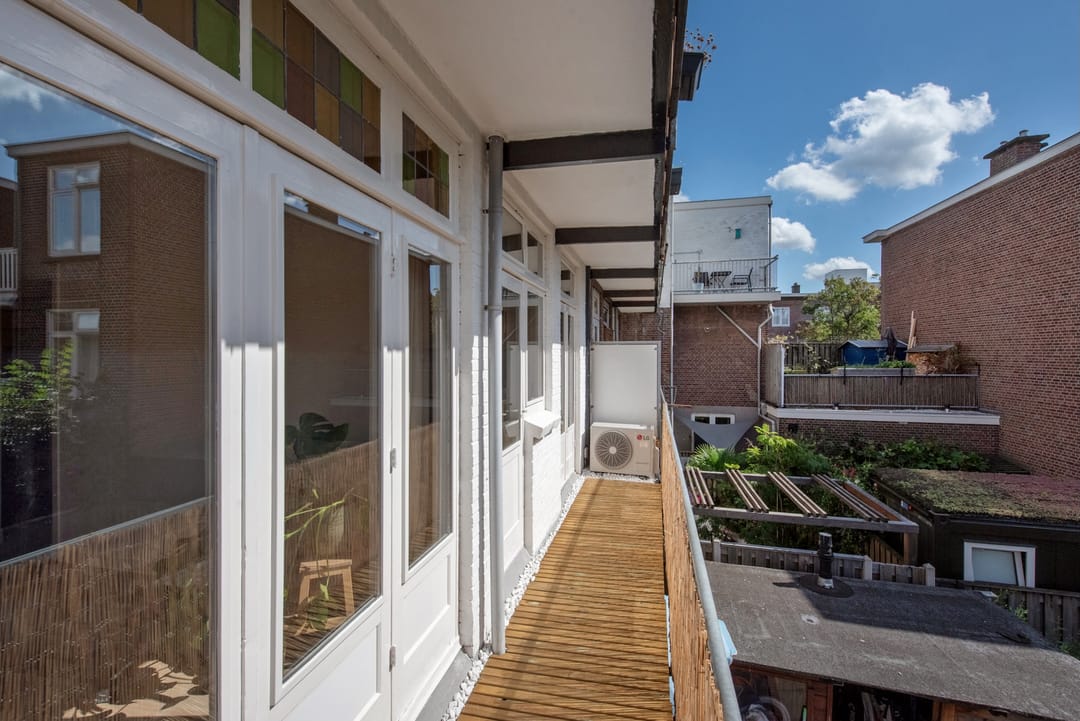 Foto 23 van Caan van Necklaan 156