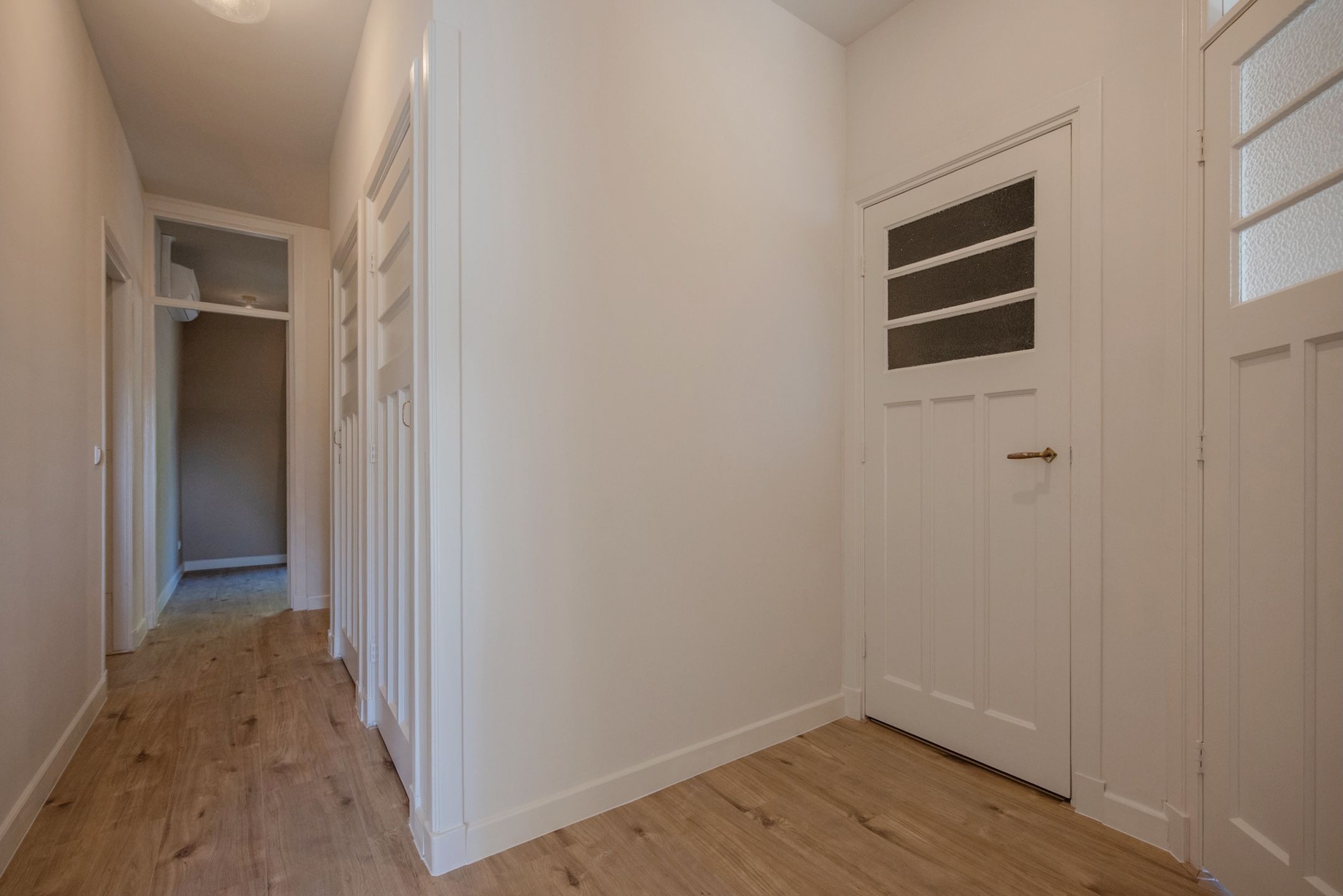 Foto 24 van Caan van Necklaan 156