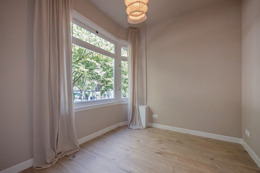 Foto 26 van Caan van Necklaan 156