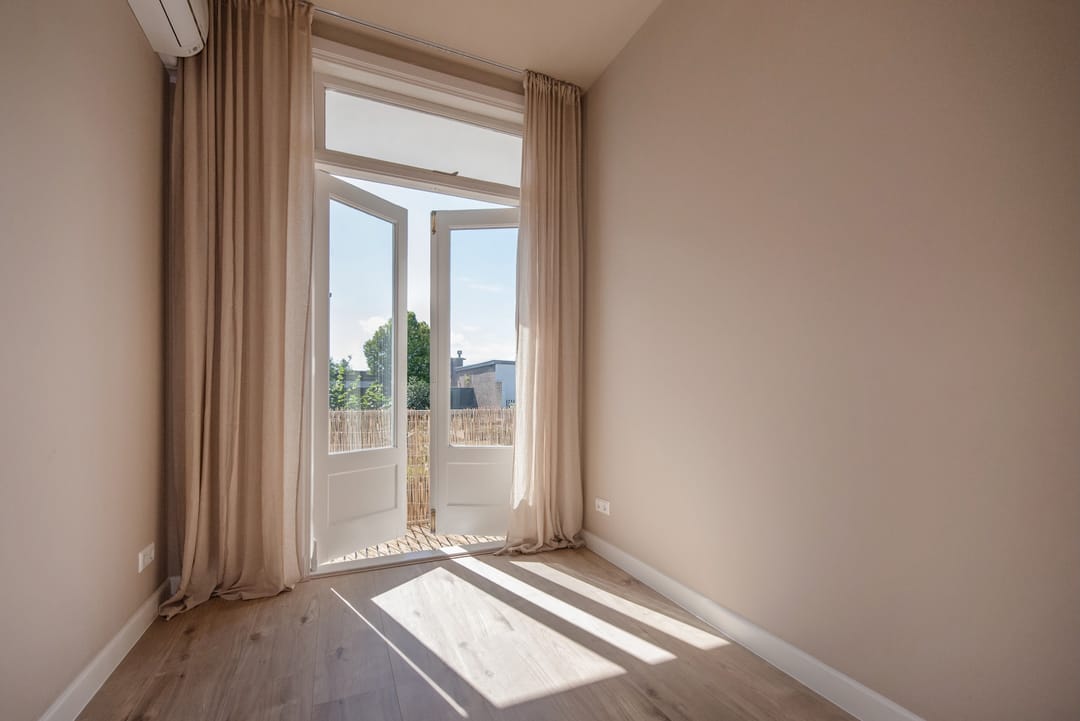 Foto 28 van Caan van Necklaan 156