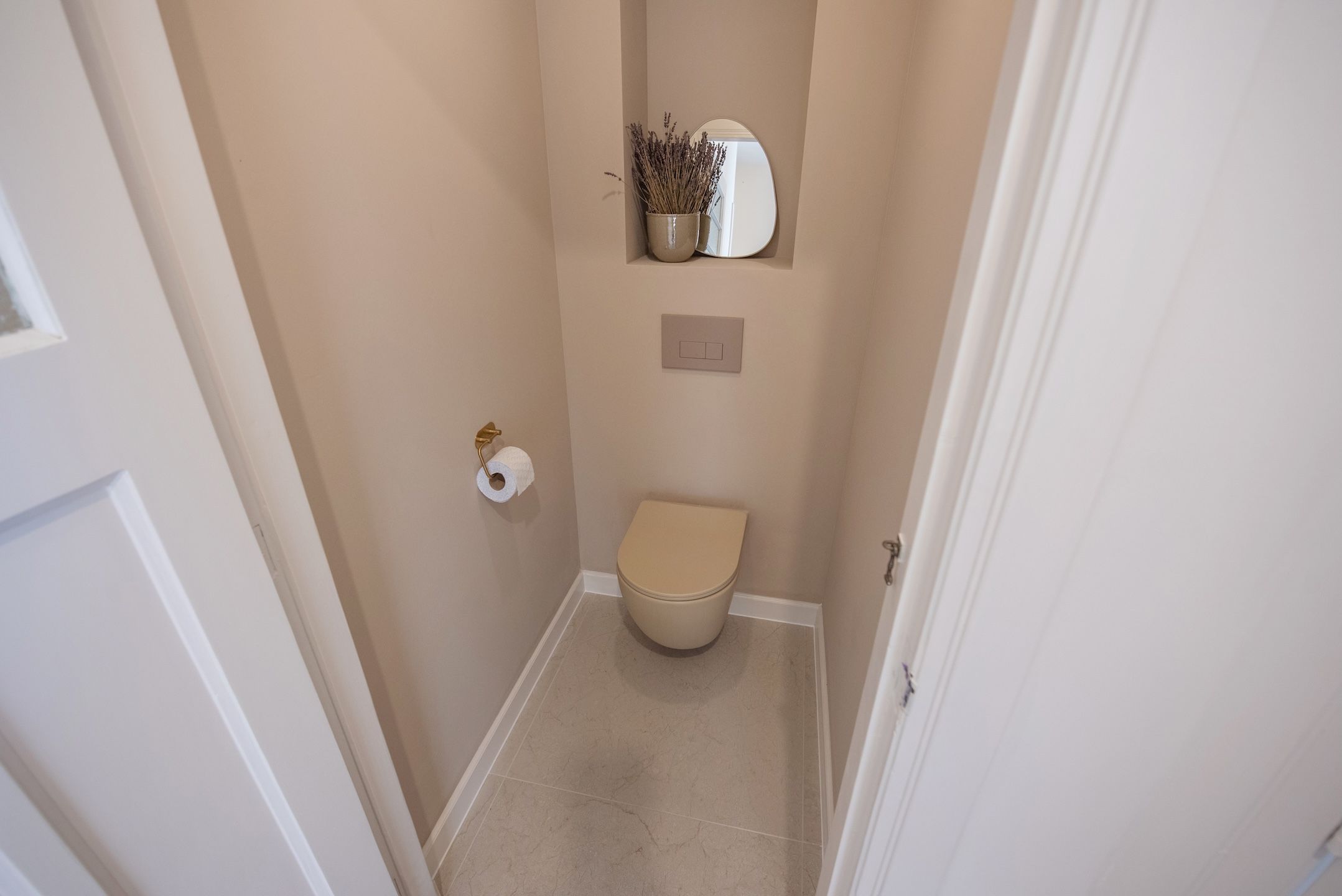 Foto 30 van Caan van Necklaan 156