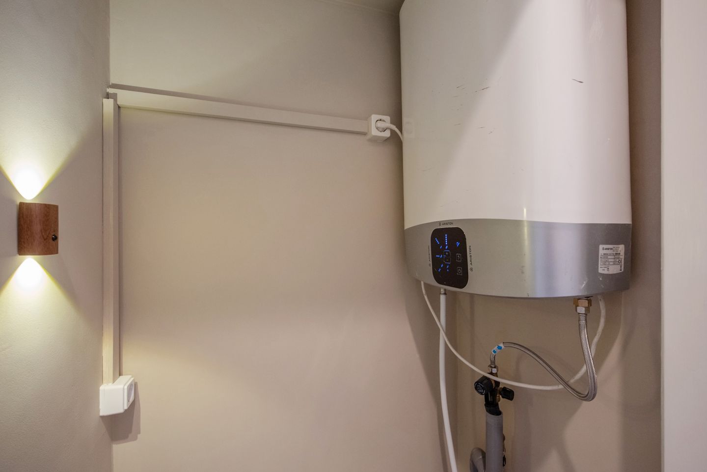 Foto 35 van Caan van Necklaan 156