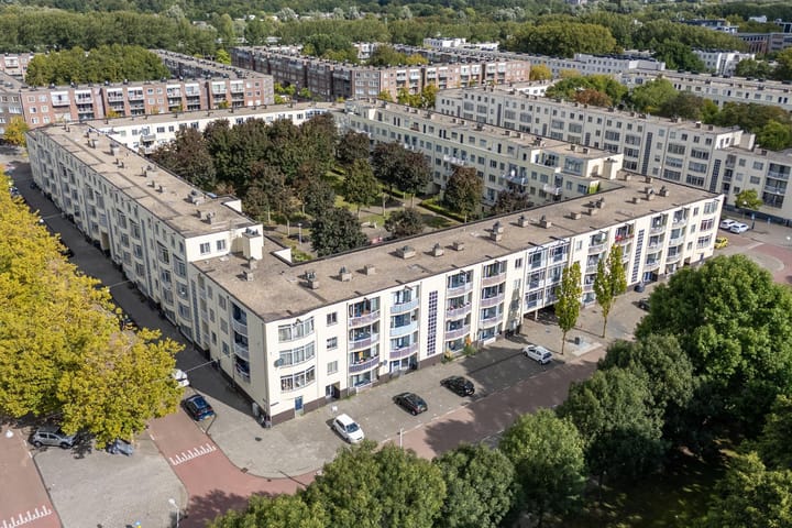 Photo 1 of Dostojevskisingel 83