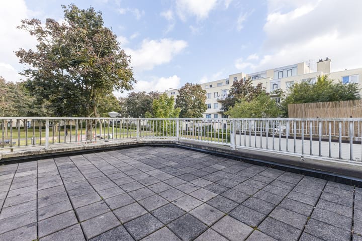 Photo 17 of Dostojevskisingel 83