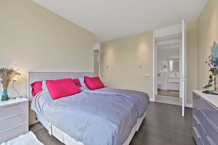 Photo 33 of Oostduinplein 243