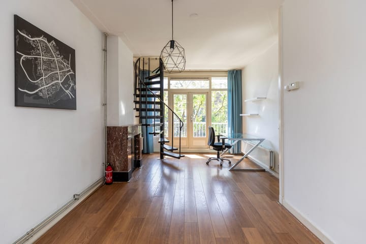 Foto 15 van Luzacstraat 24-B02