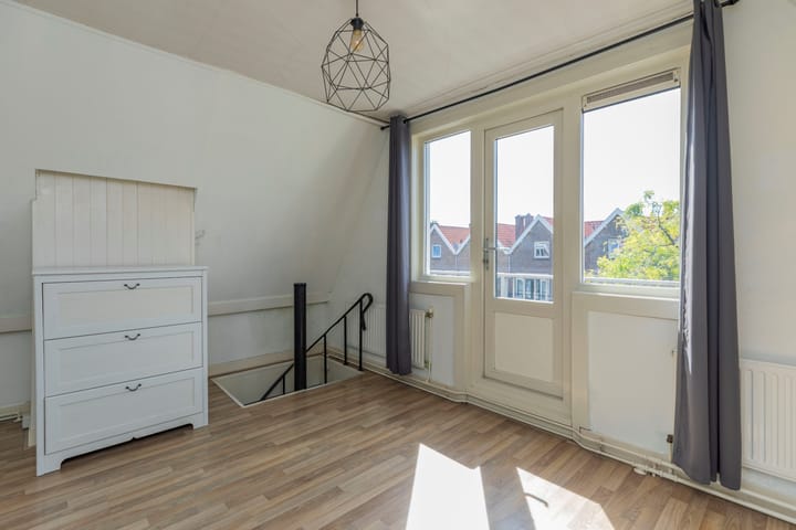 Foto 16 van Luzacstraat 24-B02