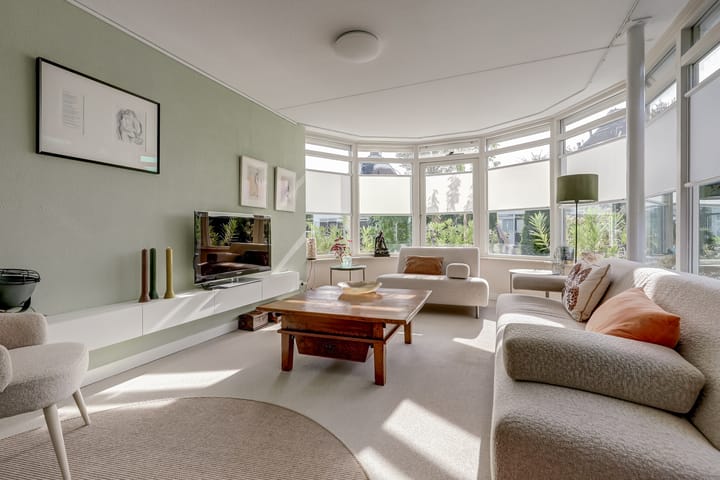 Photo 8 of Akelei 47