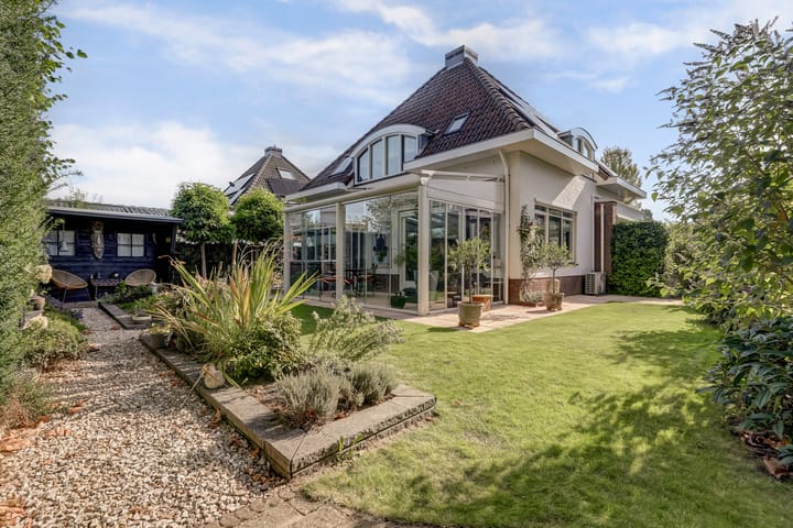 Photo 54 of Akelei 47