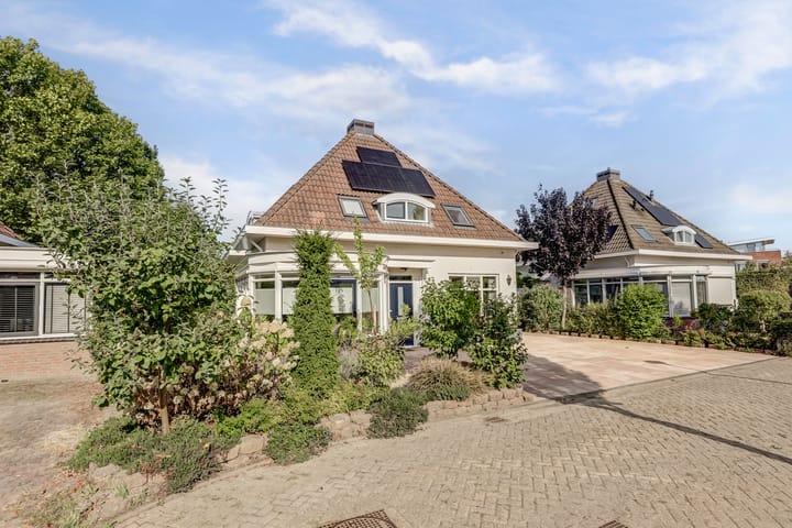 Photo 53 of Akelei 47