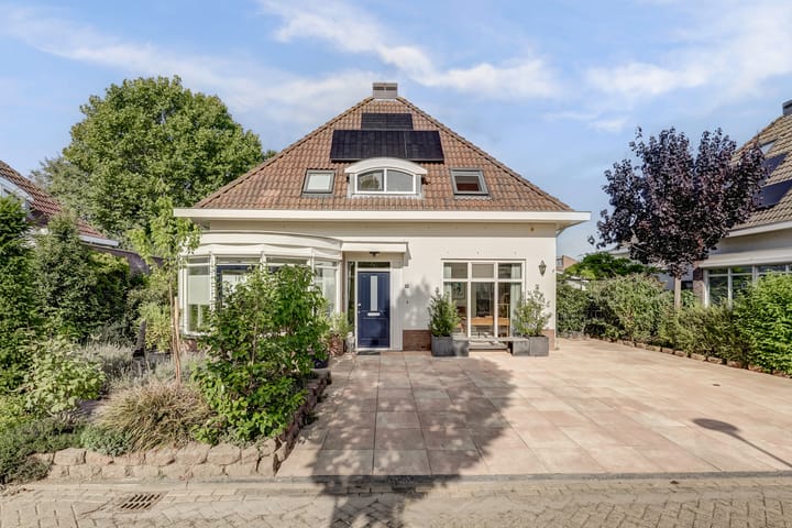 Photo 57 of Akelei 47