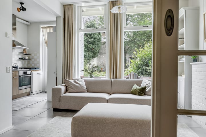 Photo 9 of Paulstraat 100